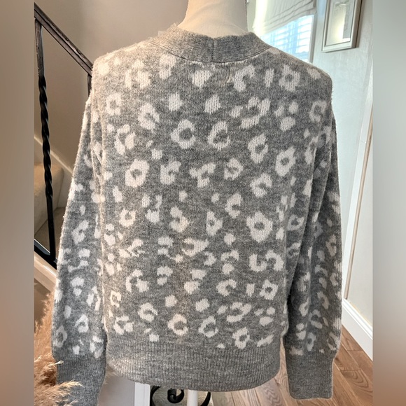 Old Navy Animal Print Cardigan - Picture 2 of 5